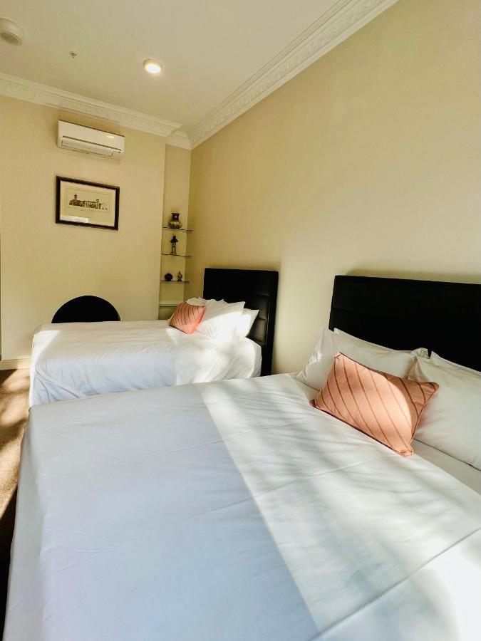 Clarendon Hotel Melbourne Exterior photo