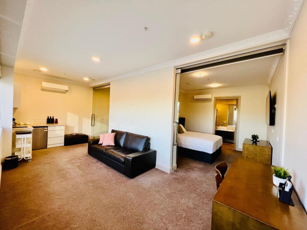 Clarendon Hotel Melbourne Exterior photo