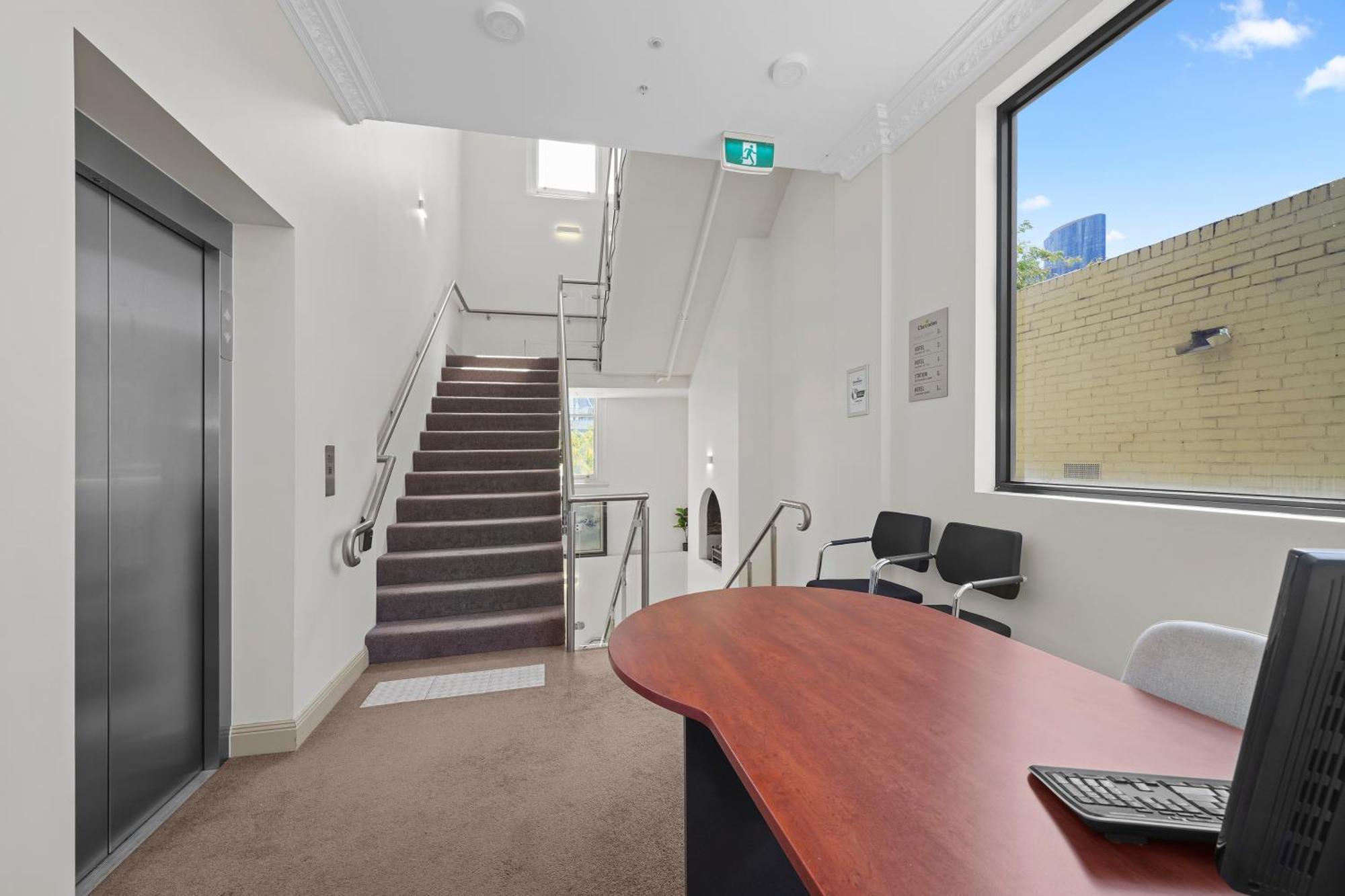Clarendon Hotel Melbourne Exterior photo