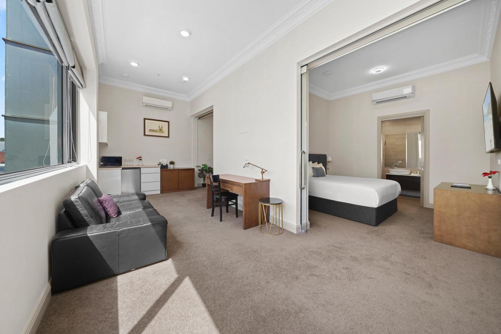 Clarendon Hotel Melbourne Exterior photo
