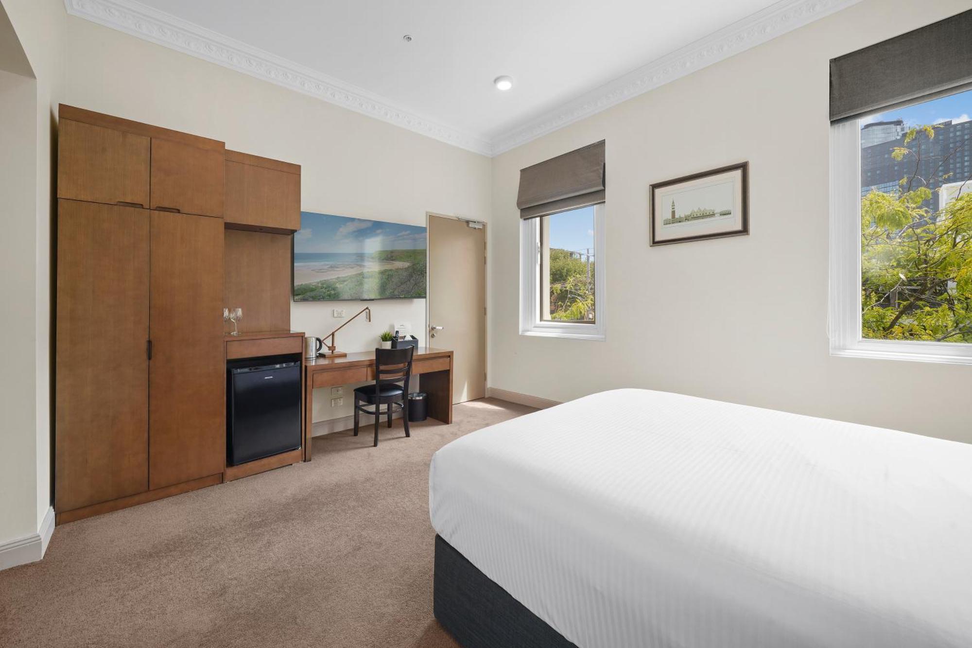 Clarendon Hotel Melbourne Exterior photo