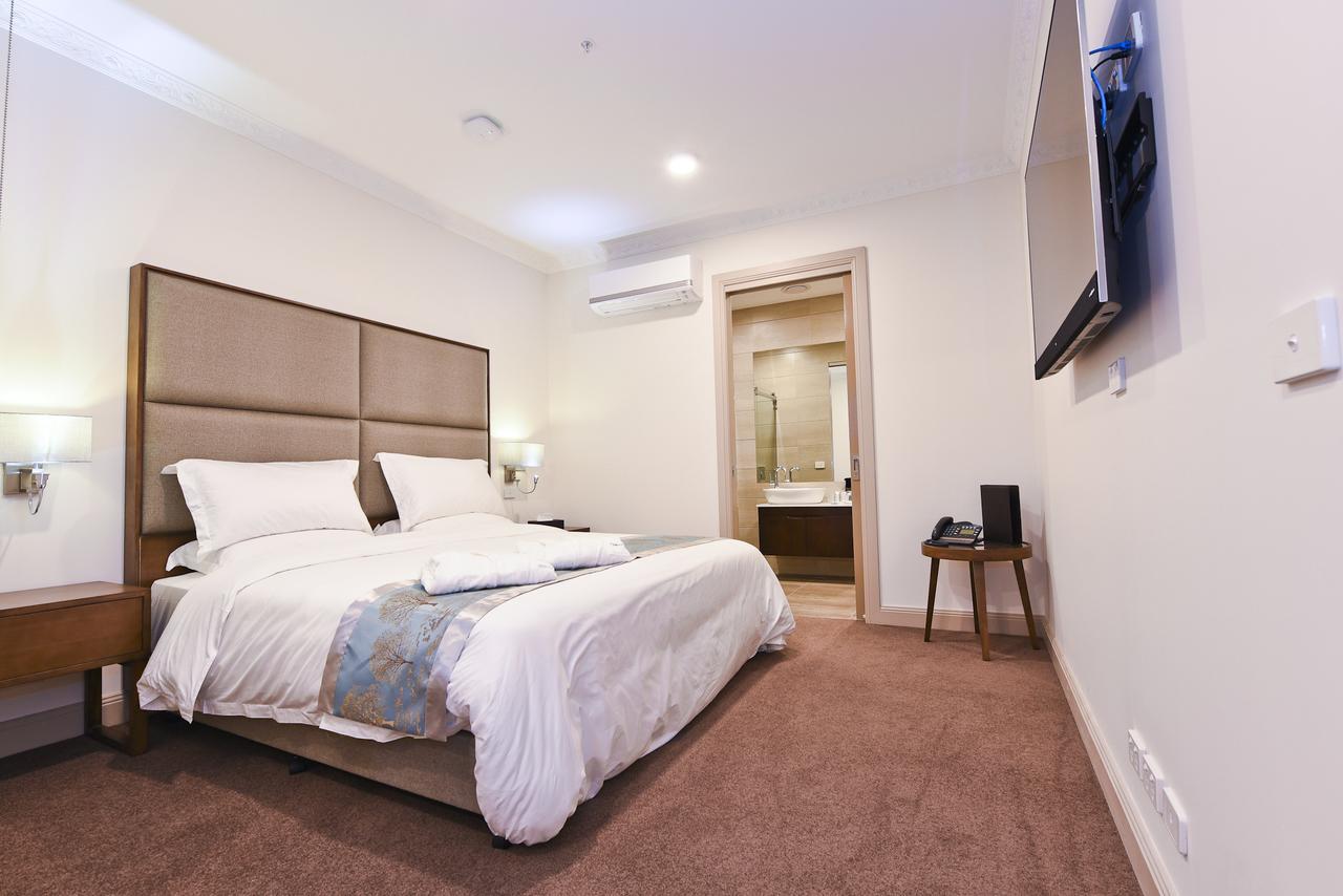 Clarendon Hotel Melbourne Exterior photo