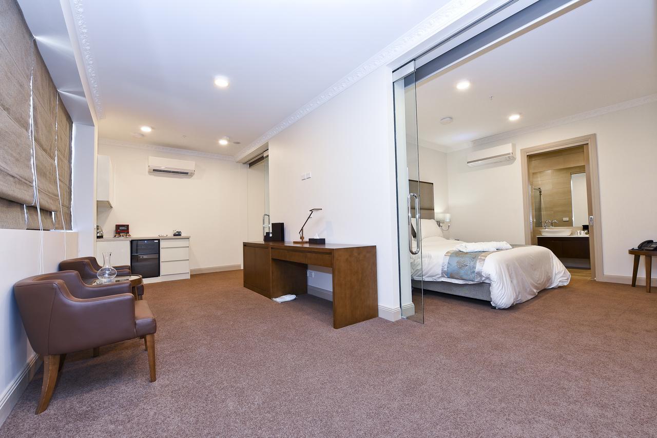 Clarendon Hotel Melbourne Exterior photo